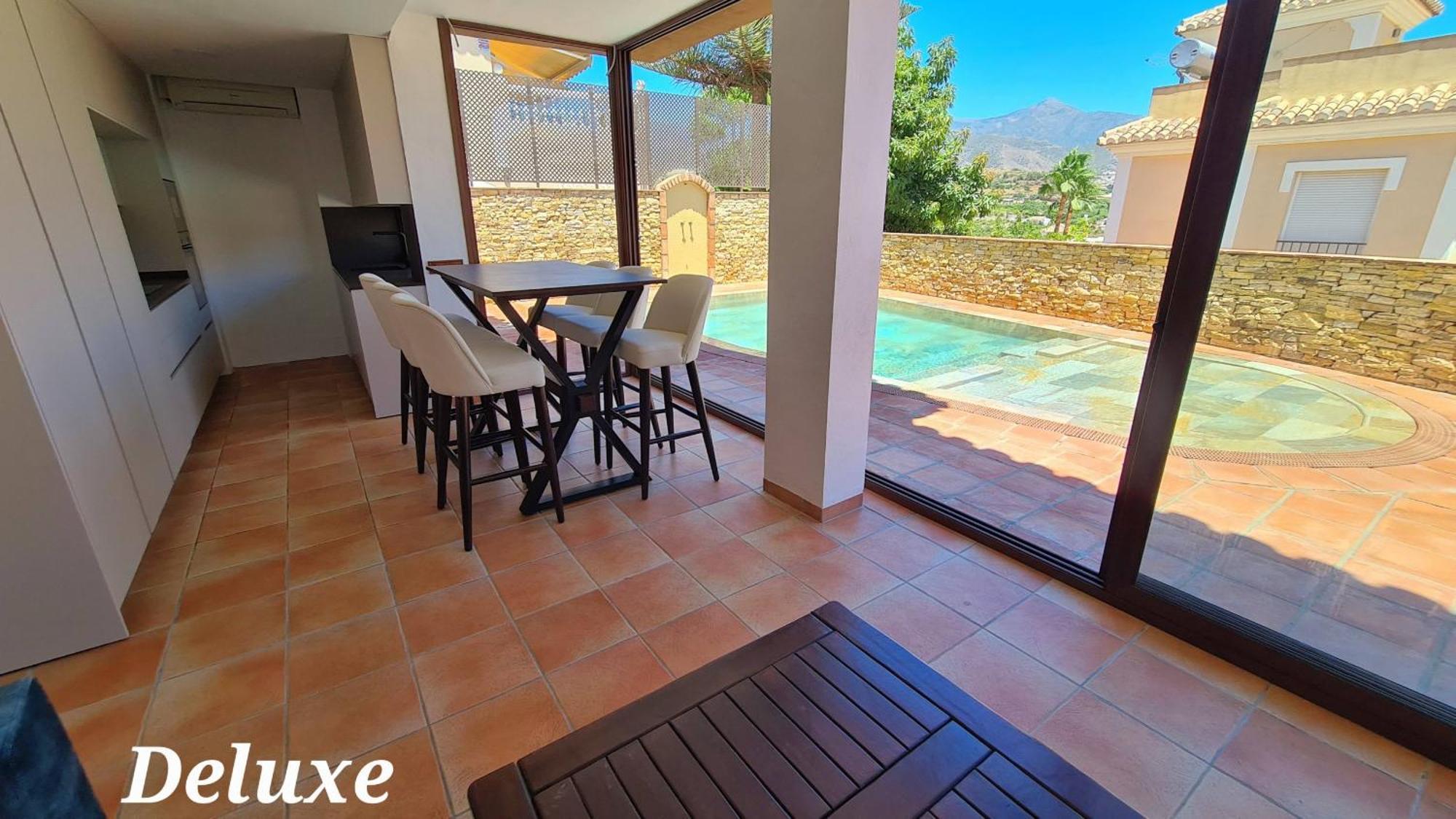 Villa Deluxe Nerja Silhouse Exterior photo